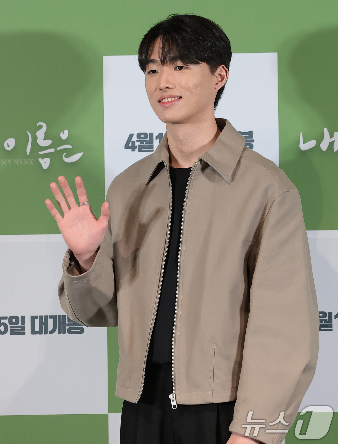 (서울=뉴스1) 권현진 기자 = 배우 최준우가 2일 서울 용산구 CGV용산아이파크몰에서 열린 영화 '내 이름은'(감독 정지영) 언론시사회 및 기자간담회에서 포즈를 취하고 있다.'내 …