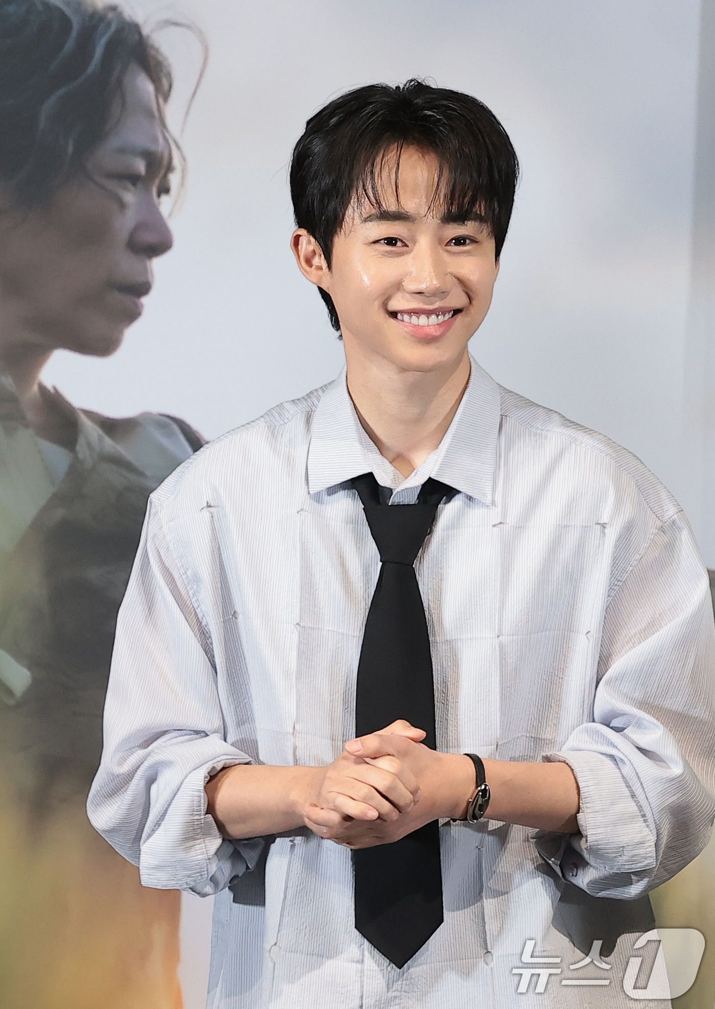 (서울=뉴스1) 권현진 기자 = 배우 박지빈이 2일 서울 용산구 CGV용산아이파크몰에서 열린 영화 '내 이름은'(감독 정지영) 언론시사회 및 기자간담회에서 미소를 짓고 있다.'내 …