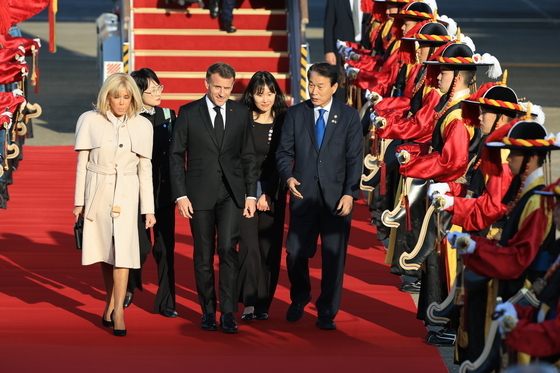 브리지트 여사와 한국 찾은 마크롱 대통령