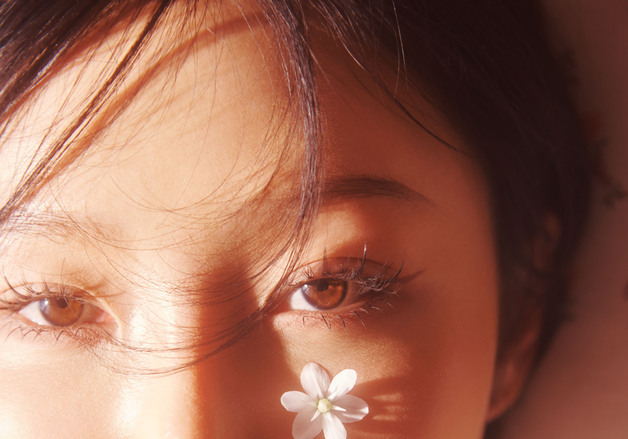 화사, 우주 연상케 하는 몽환적 분위기…'쏘 큐트' 포토 공개