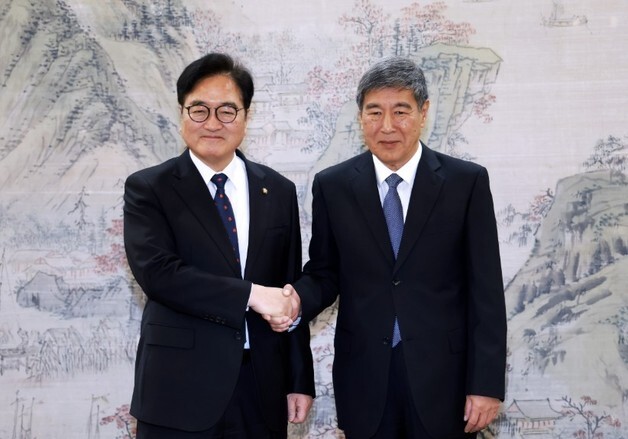 우 의장 "자오러지 방한하길"…中 전인대 측 "친척 집 방문하듯 왕래"