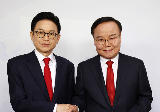 '이철우-김재원' 매일신문 주최 경북도지사 경선 토론회 참석