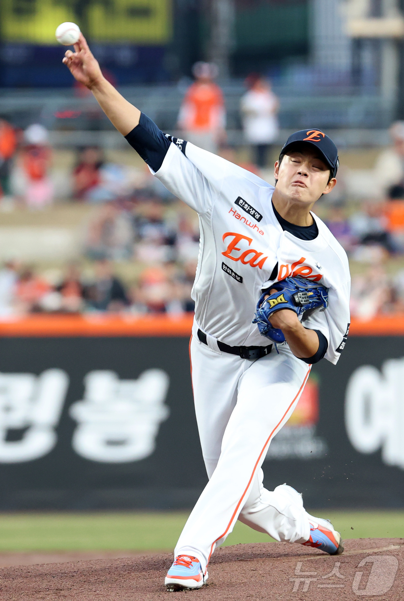 (대전=뉴스1) 김기남 기자 = 2일 대전 한화생명볼파크에서 열린 2026 신한 SOL KBO리그 KT 위즈와 한화 이글스의 경기에서 한화 문동주가 선발 투구하고 있다. 2026. …