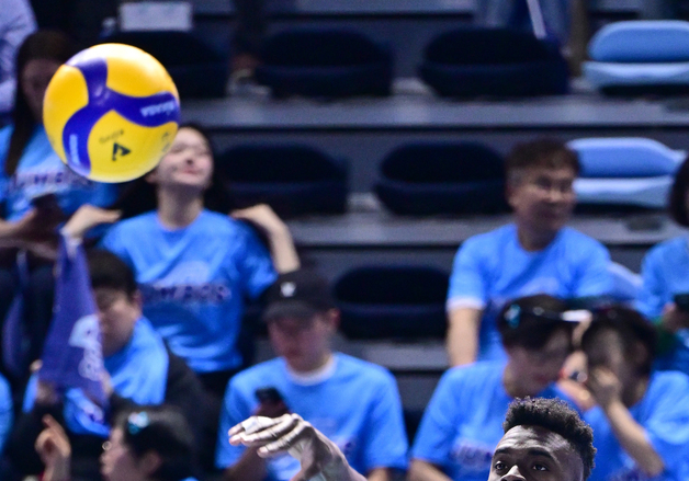 대한항공 헤난 감독 "마쏘 미들블로커 출격…팀에 잘 녹아들었다"