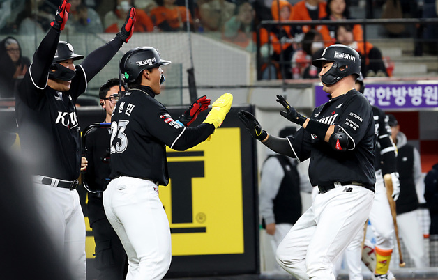 장성우 '만루홈런 좋았어'