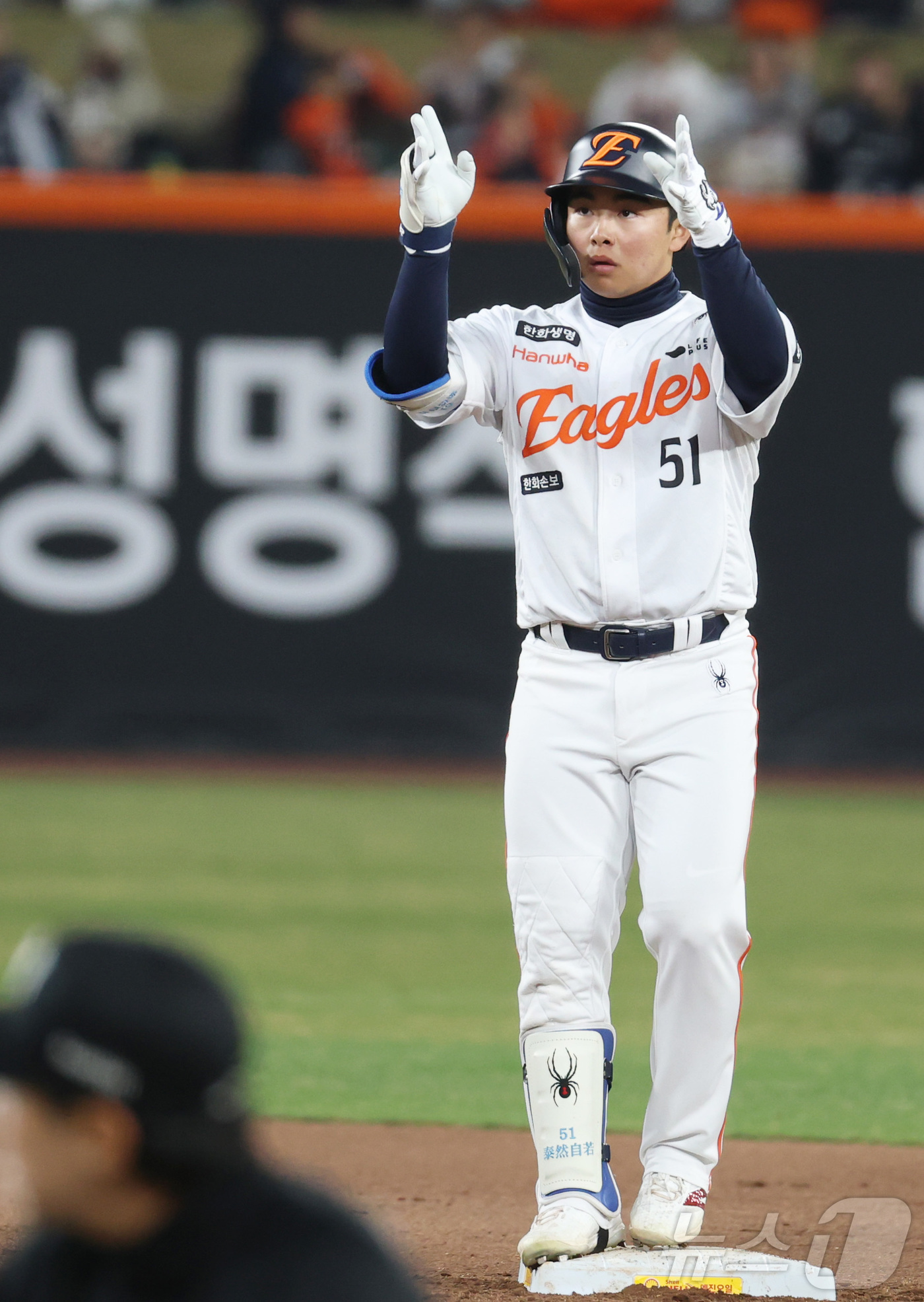 (대전=뉴스1) 김기남 기자 = 2일 대전 한화생명볼파크에서 열린 2026 신한 SOL KBO리그 KT 위즈와 한화 이글스의 경기 4회말 1사 1루 상황, 한화 문현빈이 2루타를 …