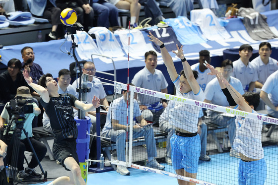 허수봉 '타이밍 싸움'