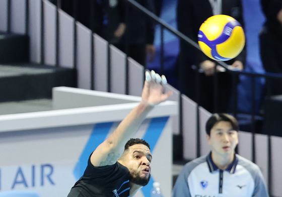 레오 '강력한 서브'