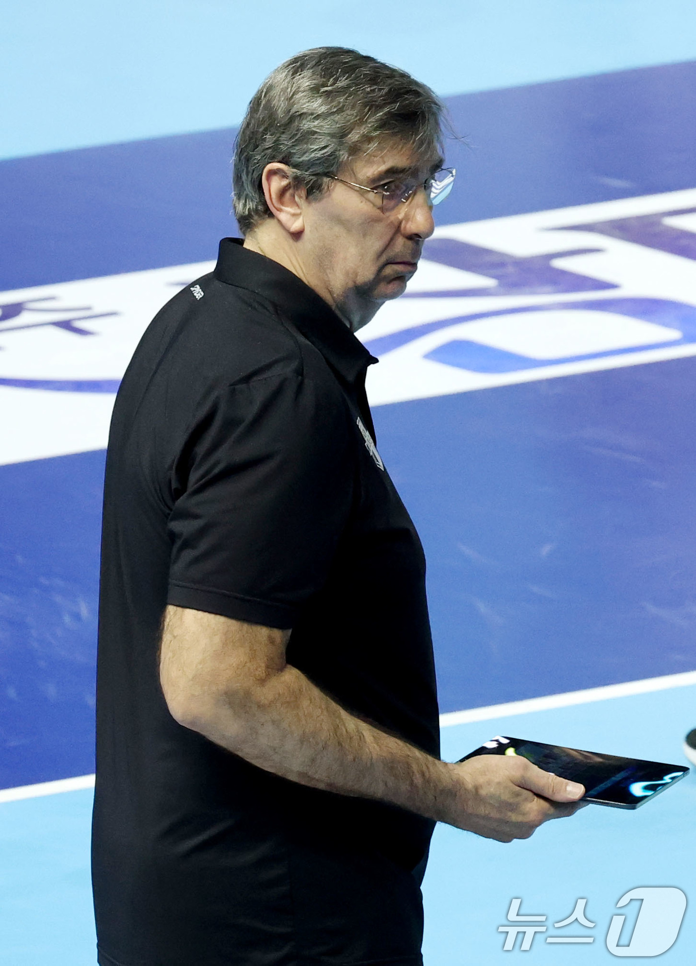 (인천=뉴스1) 이광호 기자 = 필립 블랑 현대캐피탈 감독이 2일 오후 인천 계양체육관에서 열린 프로배구 2025-2026 V리그 남자부 챔피언 결정전 1차전 대한항공과의 경기에서 …