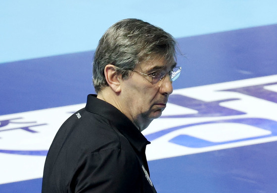 '챔프 1차전 석패' 현캐 블랑 감독 "대한항공 외인 교체 불공평"