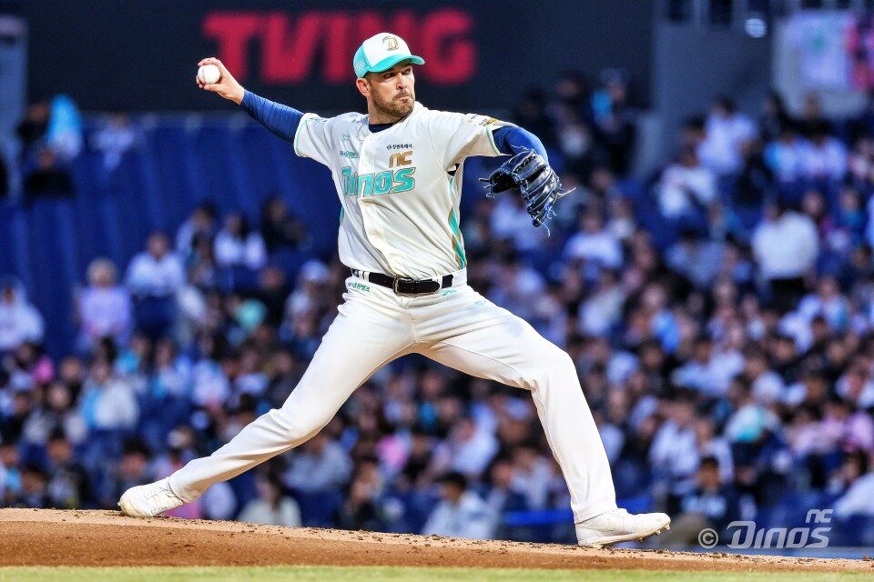 본문 이미지 - NC 다이노스 외국인 투수 드류 버하겐이 2일 열린 2026 KBO리그 창원 롯데 자이언츠전에 선발 등판해 역투하고 있다. (NC 다이노스 제공)