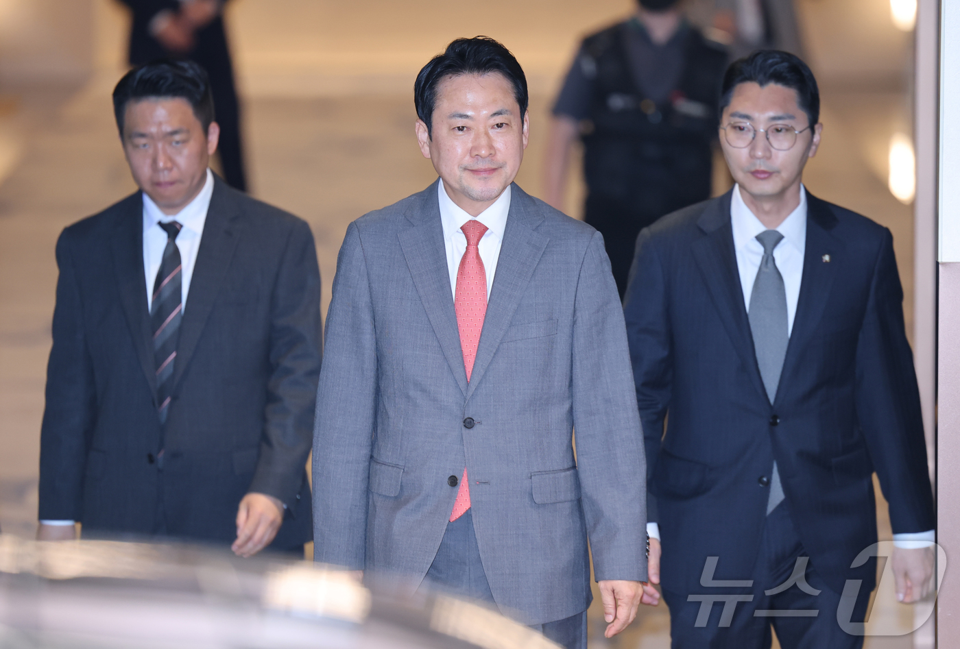 (인천공항=뉴스1) 박정호 기자 = 8박 10일 방미 일정을 마무리한 장동혁 국민의힘 대표가 20일 새벽 인천국제공항을 통해 귀국하고 있다. (공동취재) 2026.4.20/뉴스1