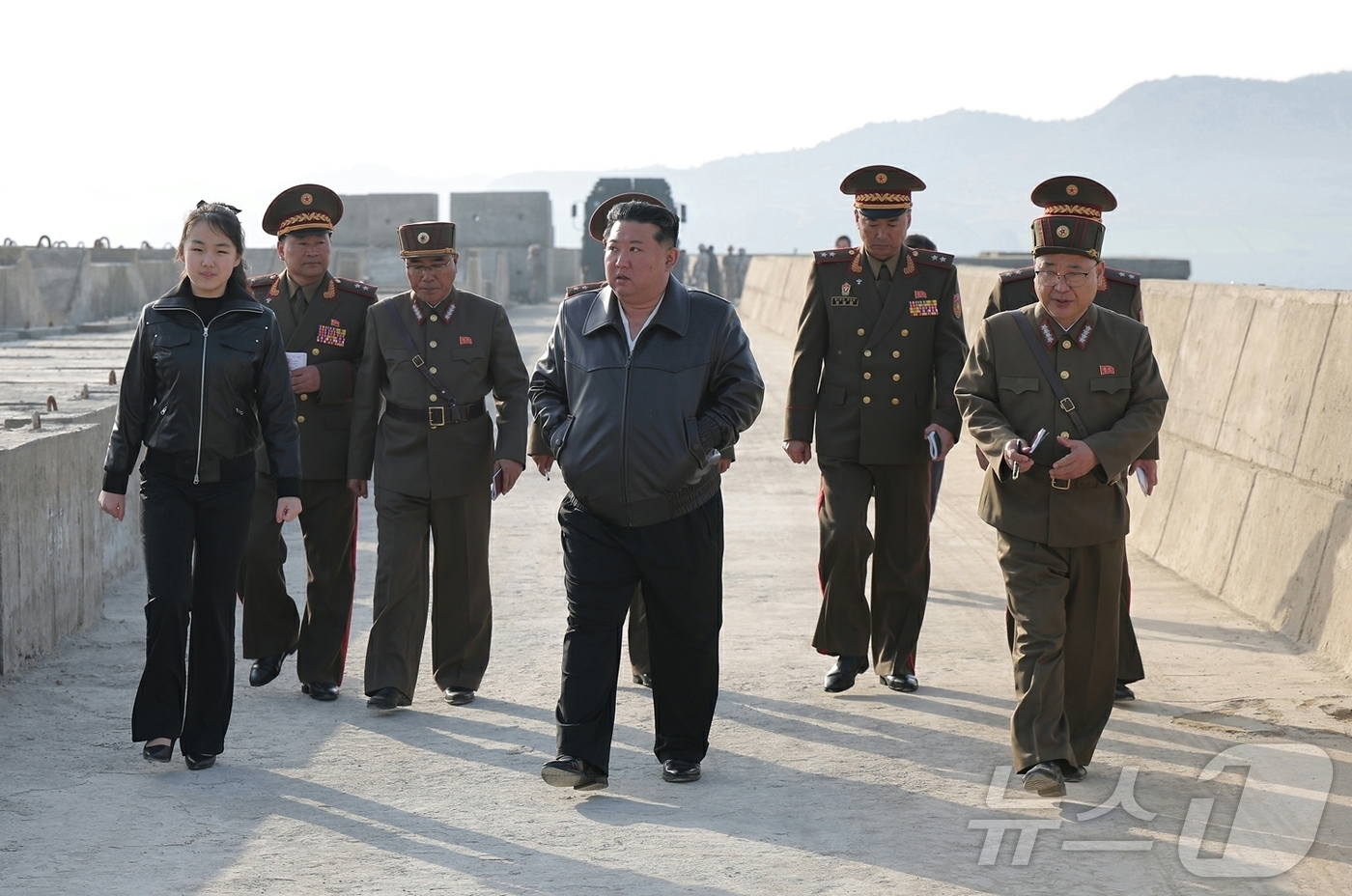 (평양 노동신문=뉴스1) = 북한 노동당 기관지 노동신문은 20일 "조선민주주의인민공화국 미사일총국은 4월 19일 개량된 지상대지상전술탄도미사일 형의 전투부위력평가를 위한 시험발사 …