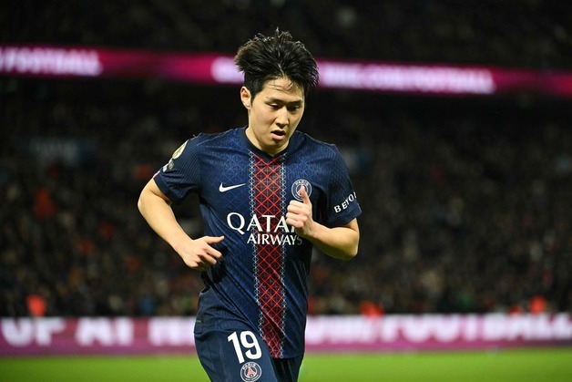이강인, 후반 교체 출전…PSG, 리옹에 1-2 패배