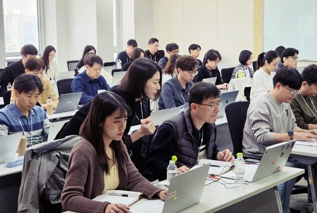 SKB, 전 구성원 AI 전문가로…'AI와 일하기' 본격 가속화