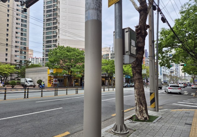대구 북구, 전신주에 특수코팅 입혀 불법광고 차단