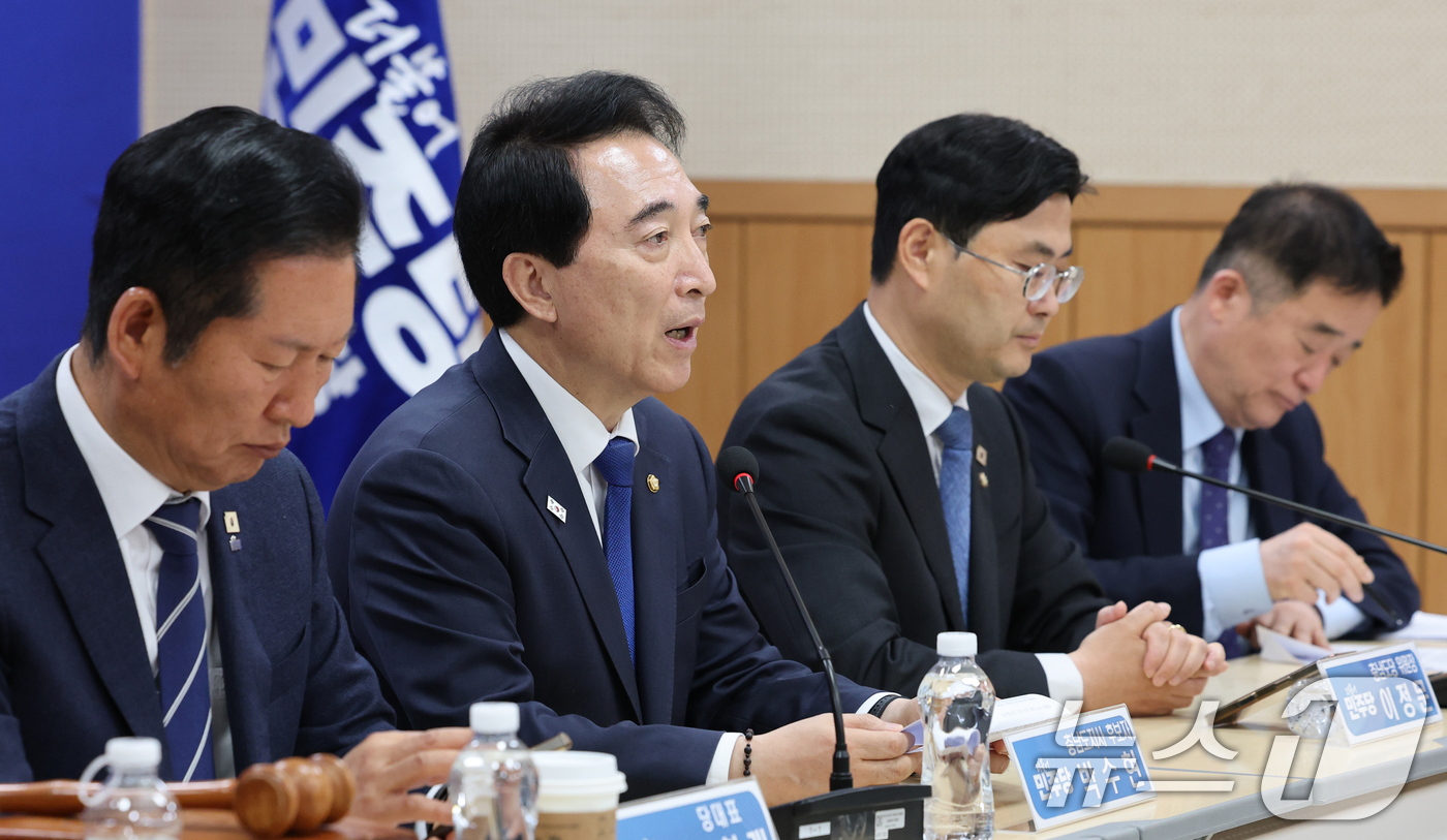 (보령=뉴스1) 김기태 기자 = 박수현 더불어민주당 충남도지사 후보가 20일 충남 보령머드테마파크에서 열린 충남 현장 최고위원회의에서 모두발언을 하고 있다. 2026.4.20/뉴스 …