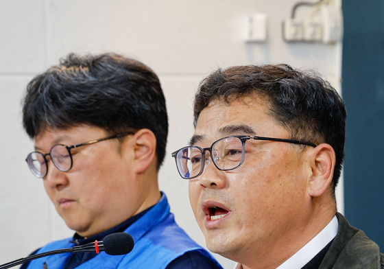 회견문 낭독하는 손동화 대표