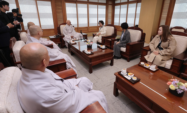 추미애 민주당 경기지사 후보, 조계종 총무원장 진우스님 예방