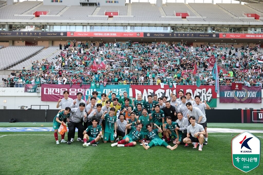 본문 이미지 - 리그 최하위로 추락할 뻔했던 위기에서 탈출한 대전하나시티즌 (한국프로축구연맹 제공)