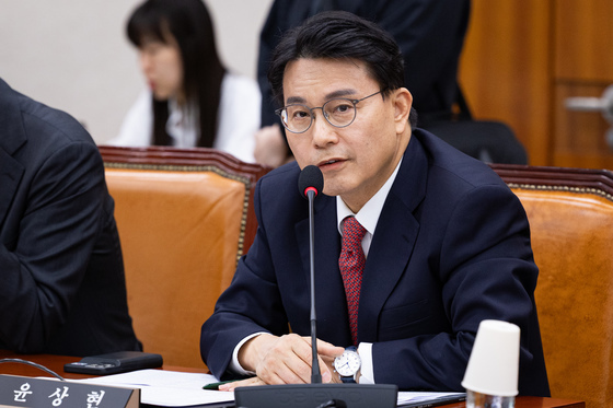 '윤상현 선거법 재판' 증인에 증언 거부 요구한 변호사 검찰행