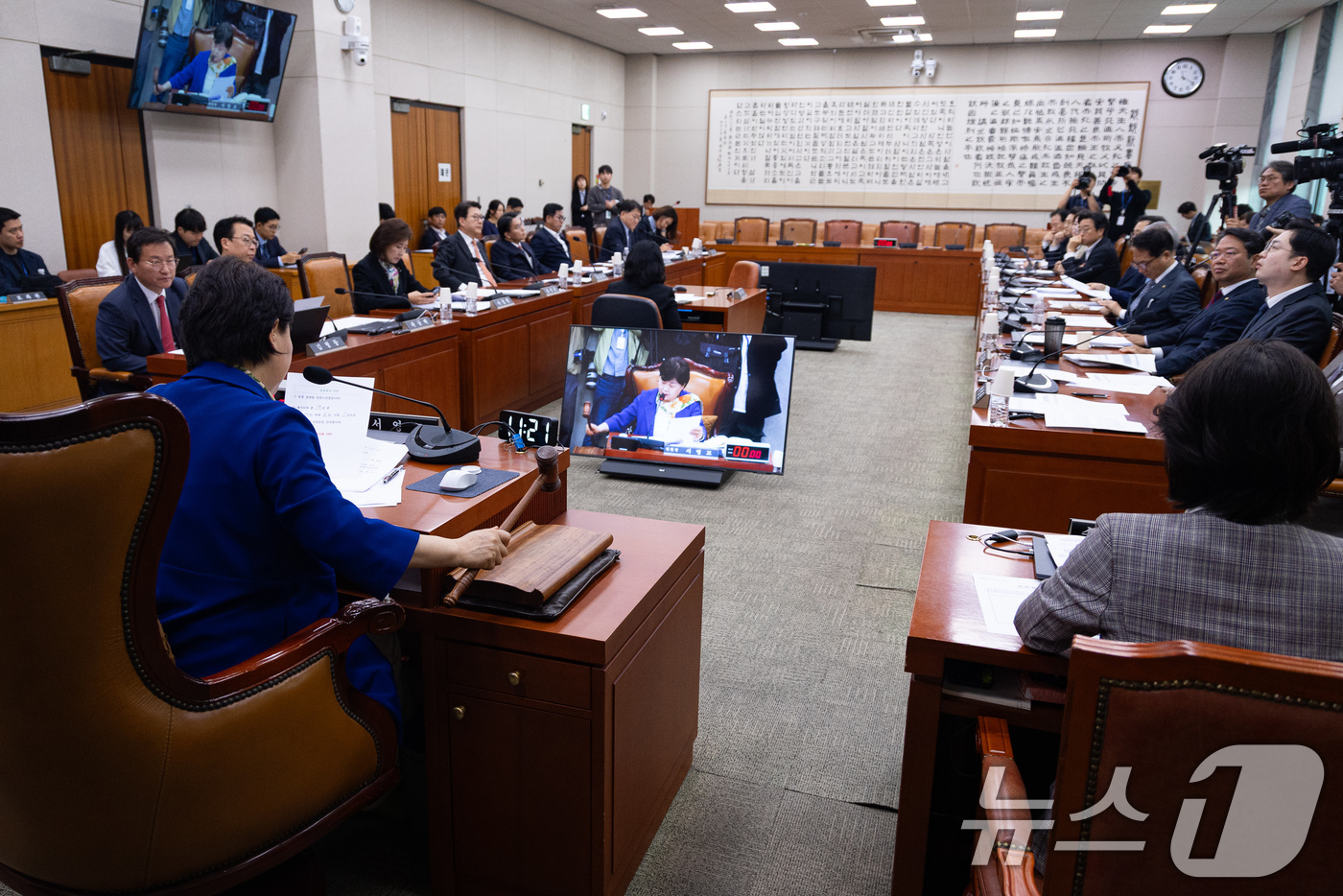 (서울=뉴스1) 유승관 기자 = 20일 서울 여의도 국회에서 열린 제434회 국회(임시회) 윤석열 정권 정치검찰 조작기소 의혹 사건 진상규명 국정조사특별위원회 제9차 전체회의에서 …