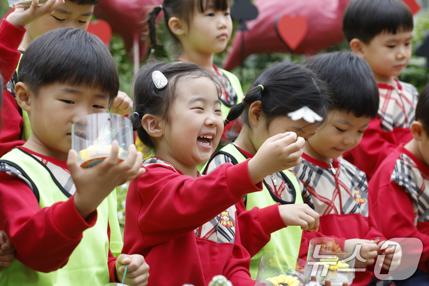 (함평=뉴스1) 김태성 기자 = 제28회 함평나비대축제를 앞두고 20일 전남 함평엑스포공원에서  나비날리기 행사를 개최했다. 축제는  '꿈꾸는 나비, 시작되는 여정'을 주제로 오는 …