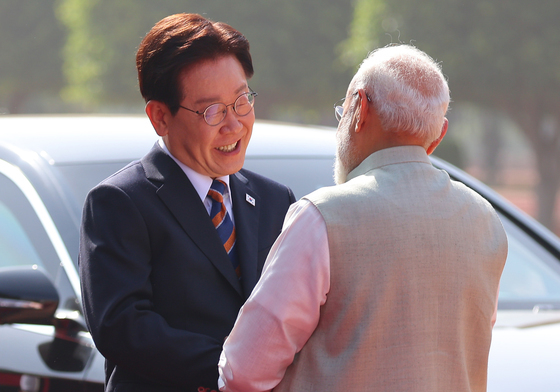 [속보] '인도 국빈방문' 李대통령 공식환영식 시작…오후 모디 총리와 정상회담