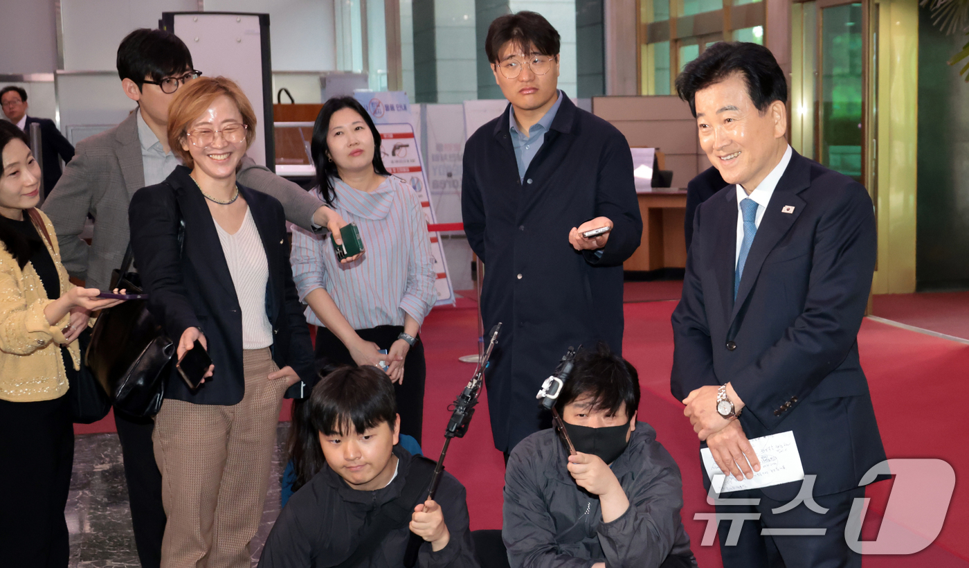 (서울=뉴스1) 김명섭 기자 = 정동영 통일부 장관이 20일 오후 서울 종로구 정부서울청사에서 '북한 구성시 핵시설' 발언과 관련해 입장을 밝히고 있다. 2026.4.20/뉴스1