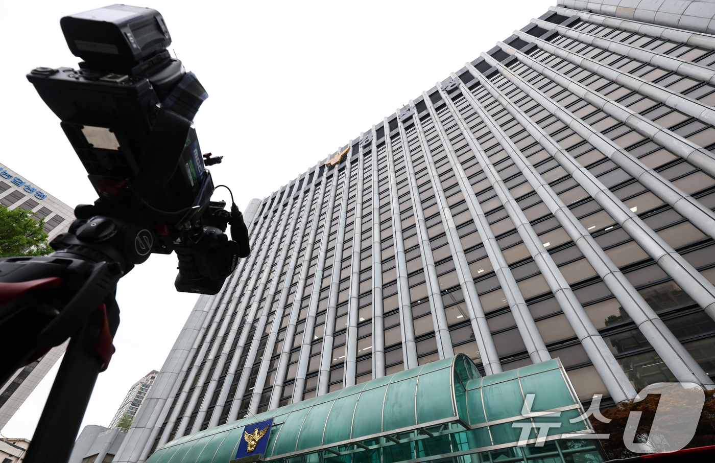 (서울=뉴스1) 최지환 기자 = 3대 특검(내란·김건희·순직 해병)이 마무리하지 못한 사건을 수사 중인 권창영 특검팀(종합특검)이 20일 경찰청, 강원경찰청, 춘천경찰서 등에 대한 …