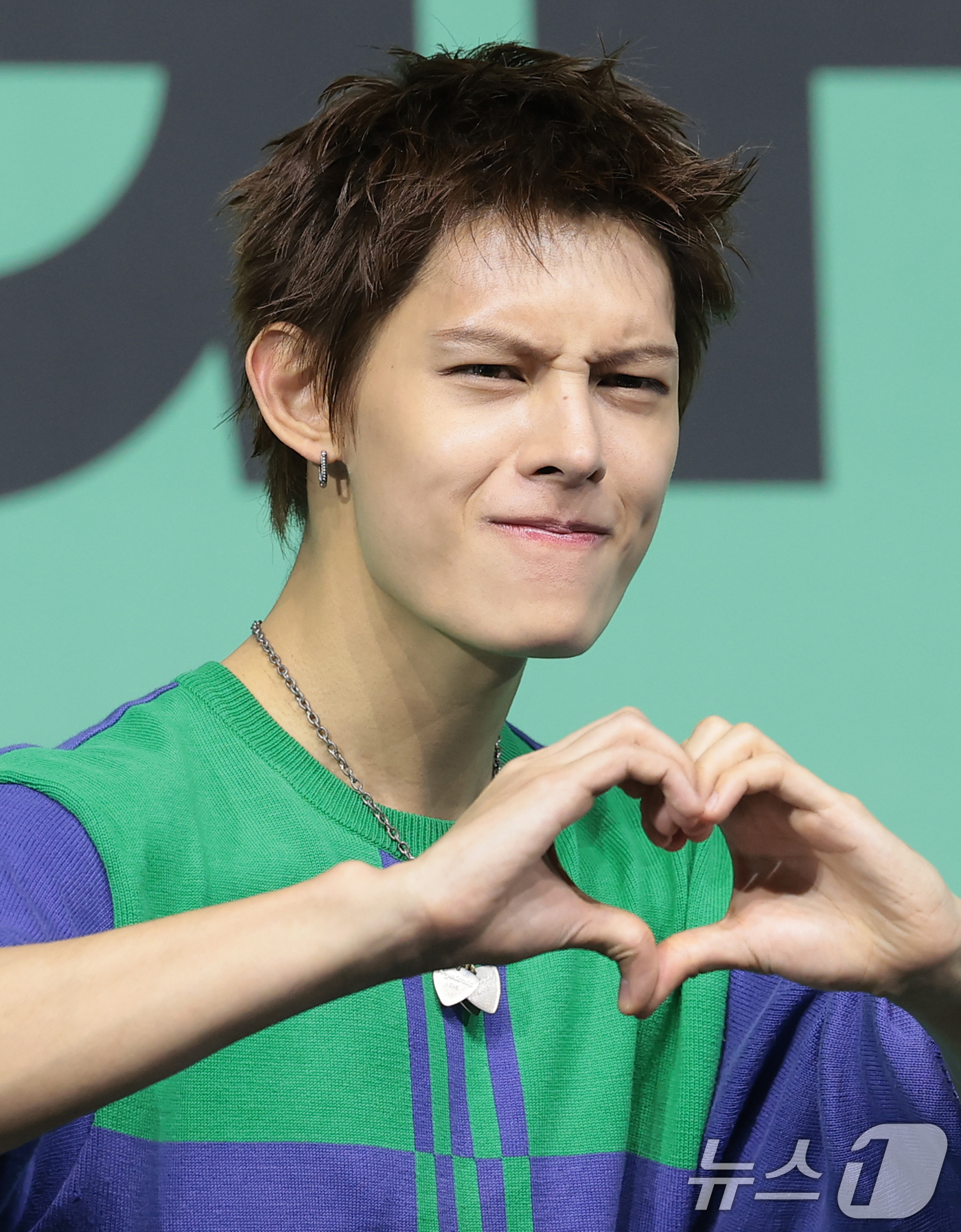 (서울=뉴스1) 권현진 기자 = 그룹 코르티스(CORTIS)의 제임스가 20일 서울 광진구 예스24라이브홀에서 열린 미니 2집 'GREENGREEN'(그린그린) 발매 쇼케이스에서 …