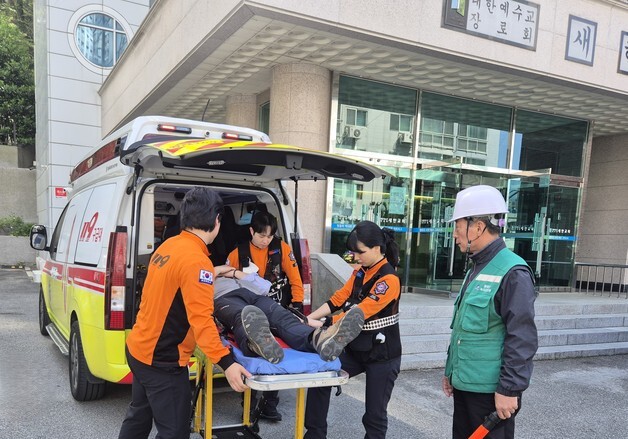 "이렇게 대처하세요"…부산 동래구, 산사태 대비 주민 참여 대피 훈련