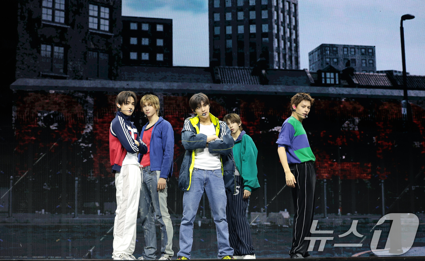 (서울=뉴스1) 권현진 기자 = 그룹 코르티스(CORTIS)가 20일 서울 광진구 예스24라이브홀에서 열린 미니 2집 'GREENGREEN'(그린그린) 발매 쇼케이스에서 타이틀 곡 …