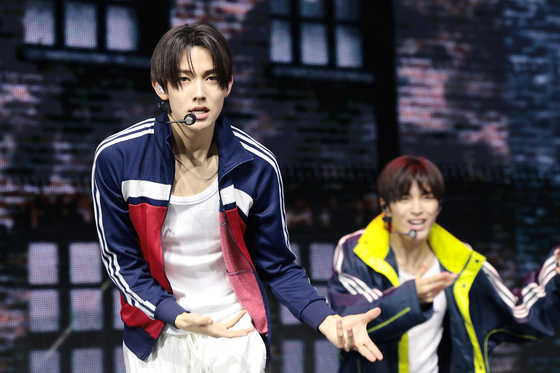 코르티스 성현, 무대 위 카리스마