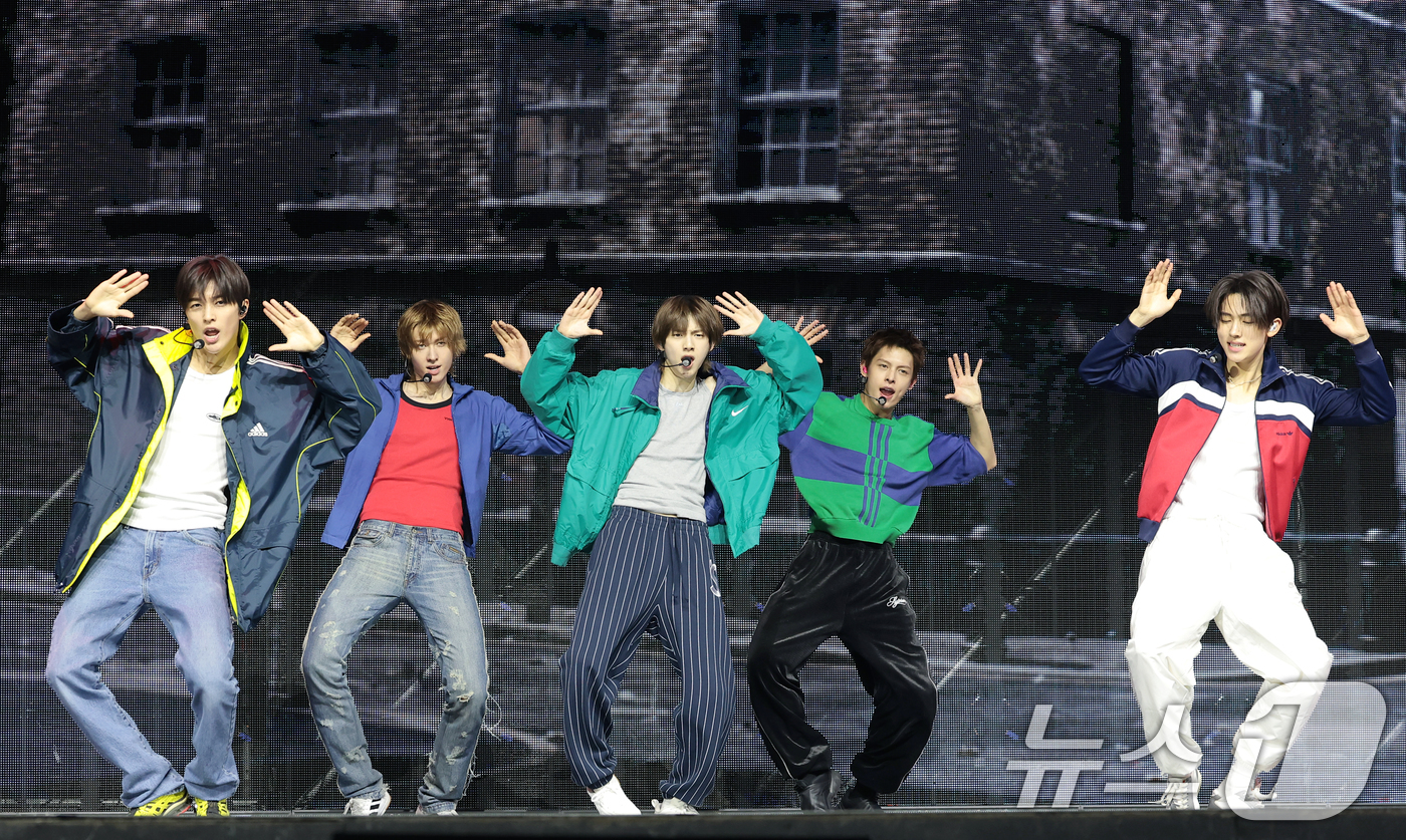 (서울=뉴스1) 권현진 기자 = 그룹 코르티스(CORTIS)가 20일 서울 광진구 예스24라이브홀에서 열린 미니 2집 'GREENGREEN'(그린그린) 발매 쇼케이스에서 타이틀 곡 …