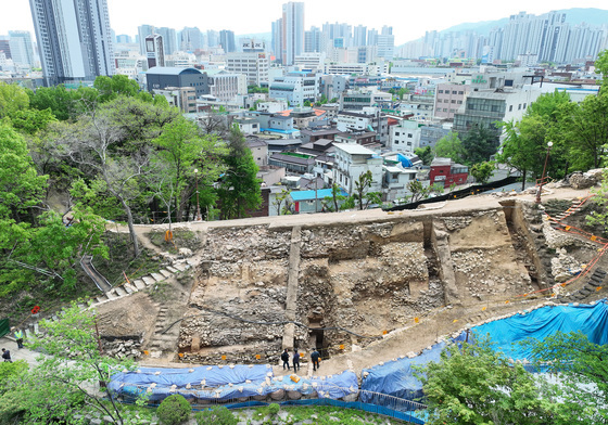 공개 설명회 열린 '대구 달성' 남측 성벽 발굴 조사