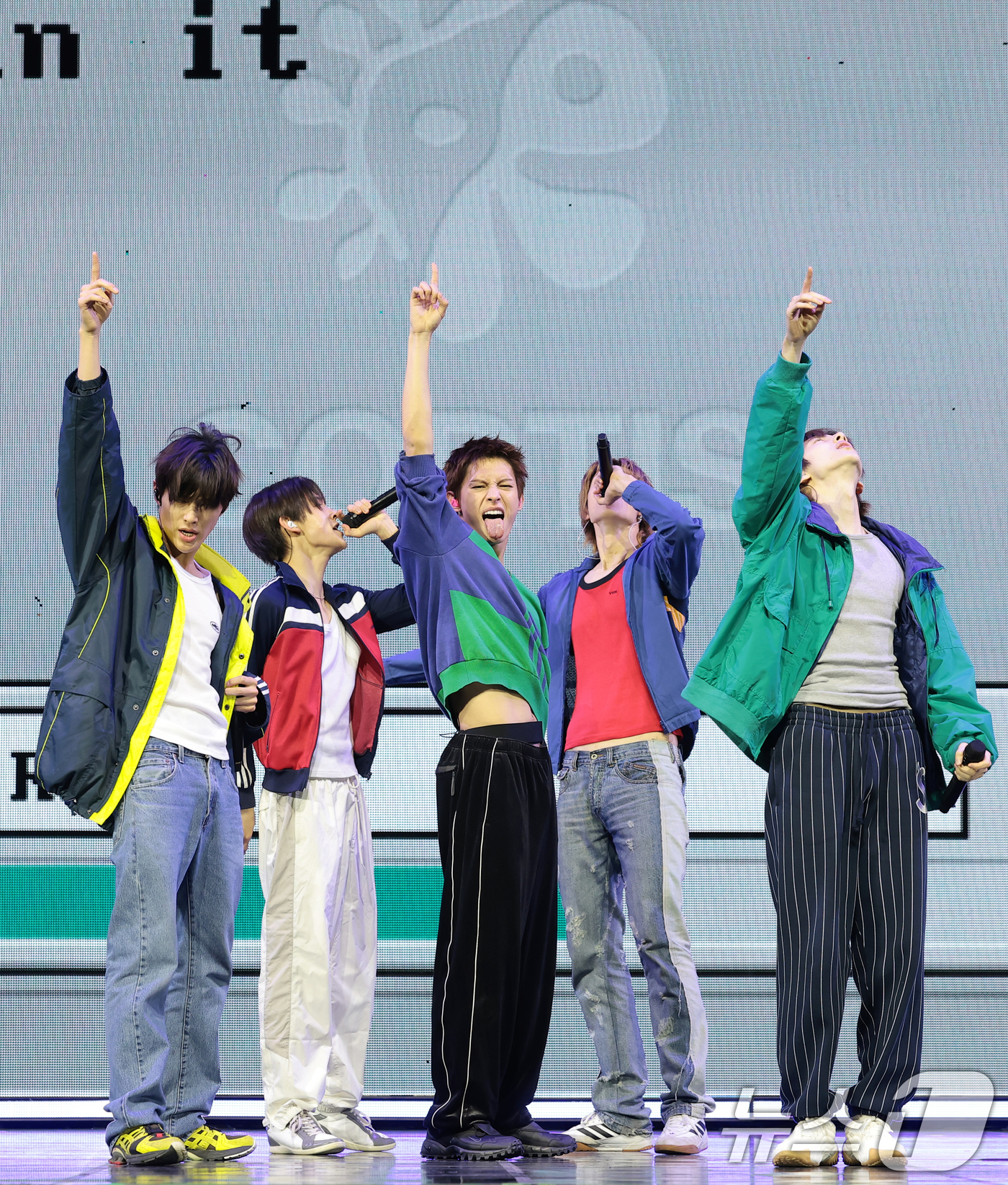 (서울=뉴스1) 권현진 기자 = 그룹 코르티스(CORTIS)가 20일 서울 광진구 예스24라이브홀에서 열린 미니 2집 'GREENGREEN'(그린그린) 발매 쇼케이스에서 수록 곡 …