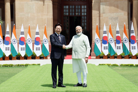 이재명 대통령, 나렌드라 모디 인도 총리와 기념촬영