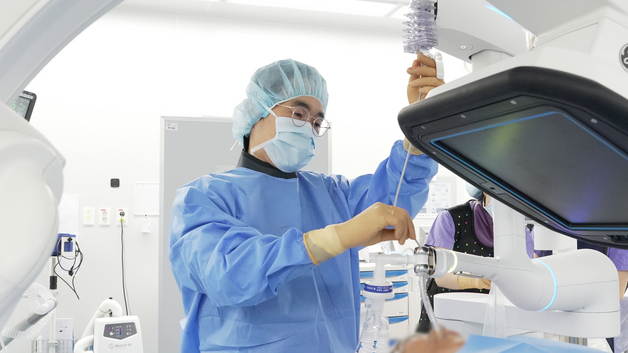 충남대병원, 로봇 내시경 아이온·콘빔CT 도입해 폐암 정밀 진단