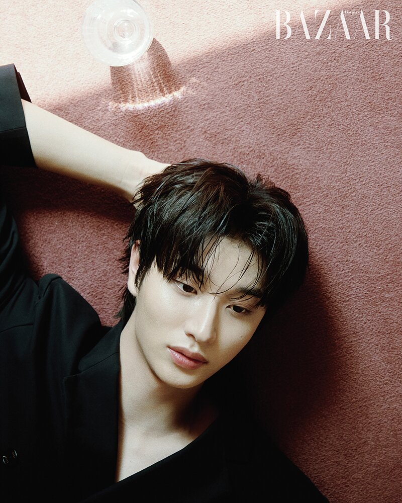 본문 이미지 - 배우  김재원 / 하퍼스 바자