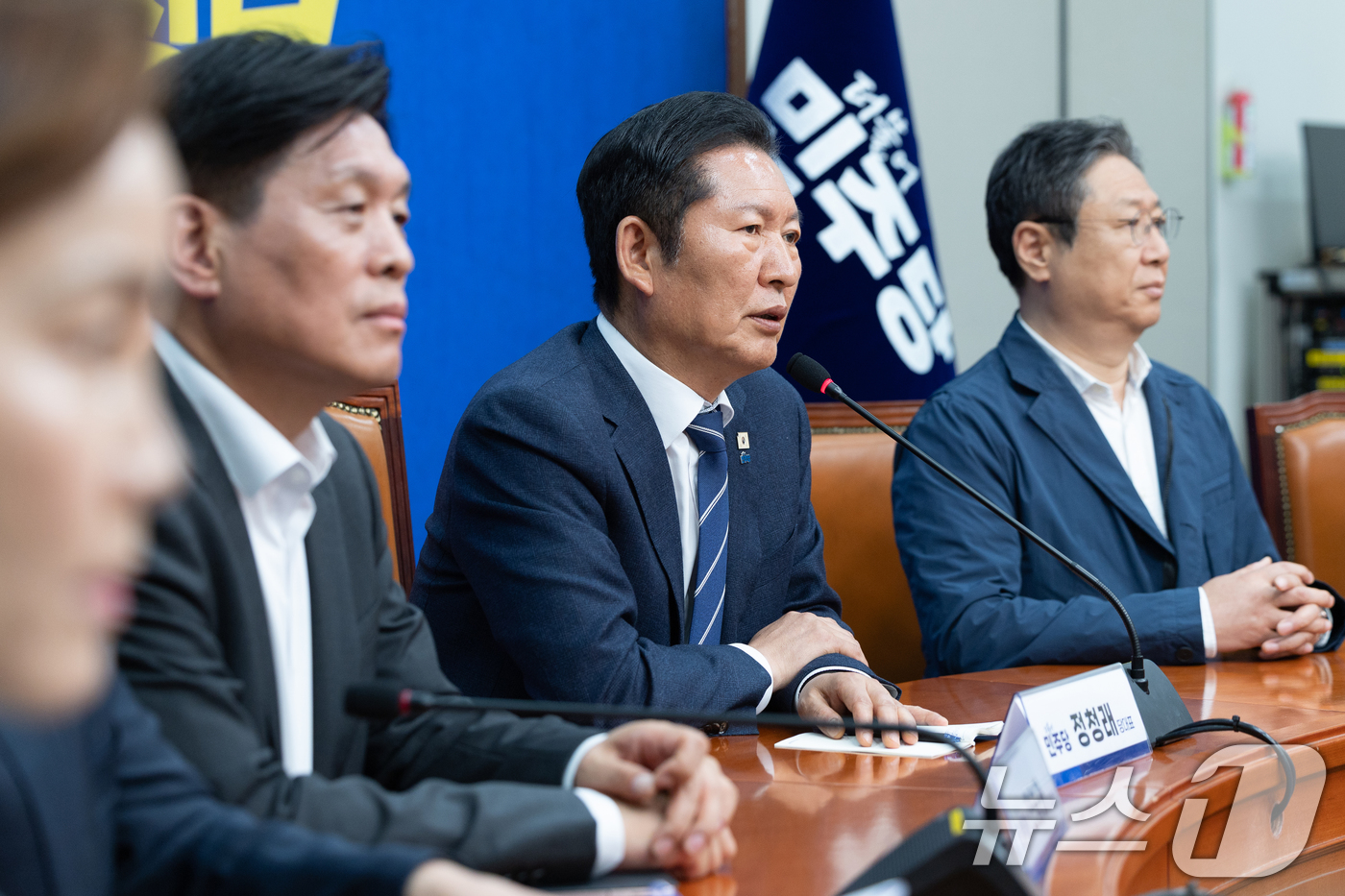 (서울=뉴스1) 이승배 기자 = 정청래 더불어민주당 대표가 20일 서울 여의도 국회에서 6.3 지방선거 관련 기자간담회를 하고 있다. 2026.4.20/뉴스1