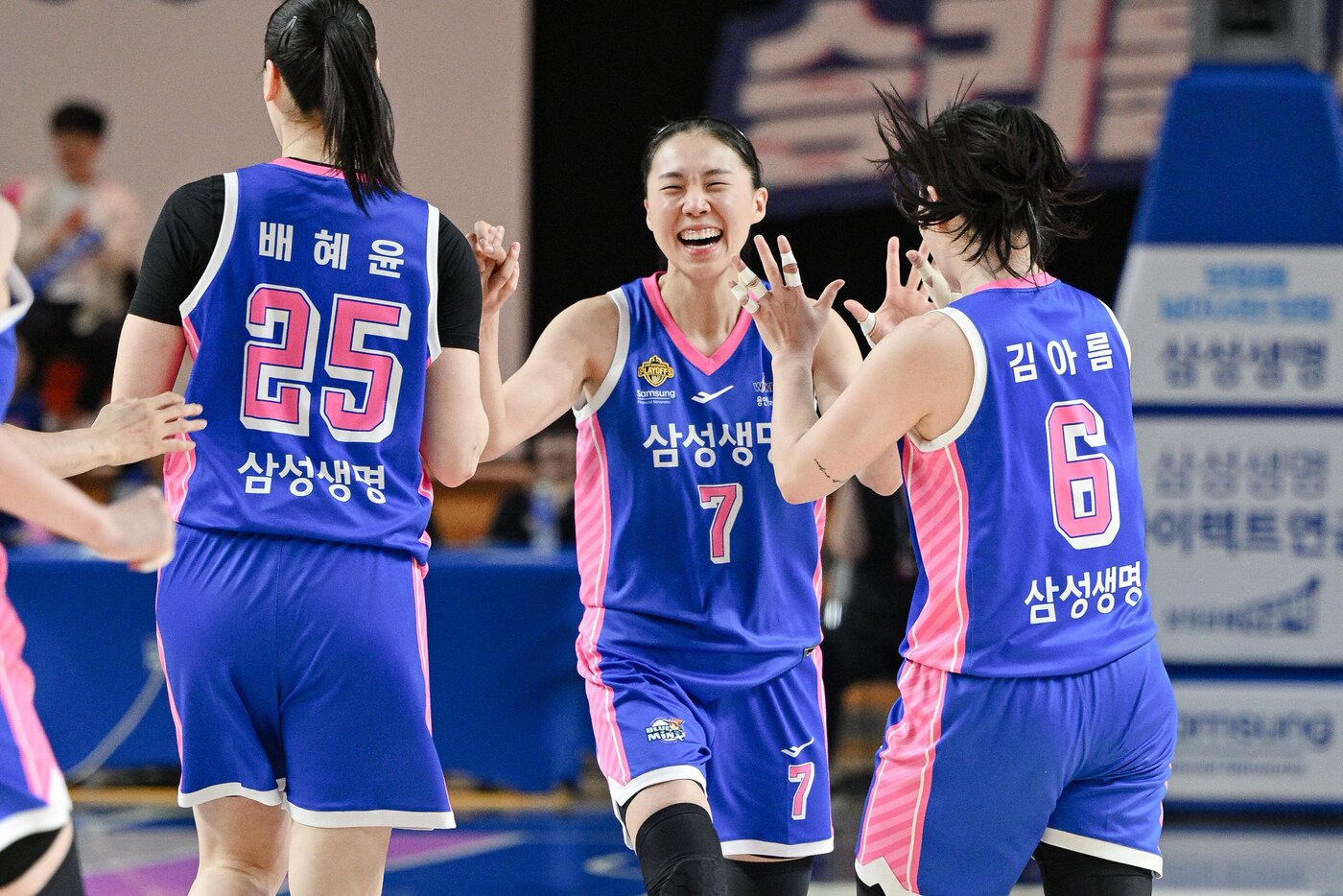 본문 이미지 - 용인 삼성생명의 강유림(가운데). (WKBL 제공)