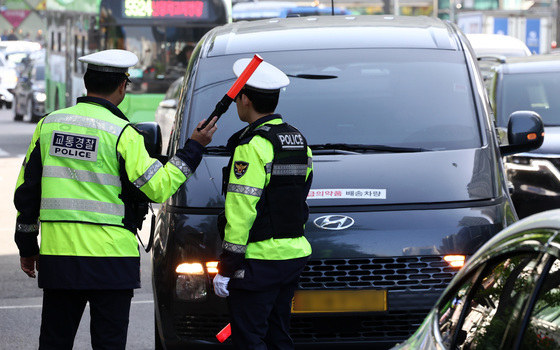 '우회전 일시정지' 단속 나선 경찰