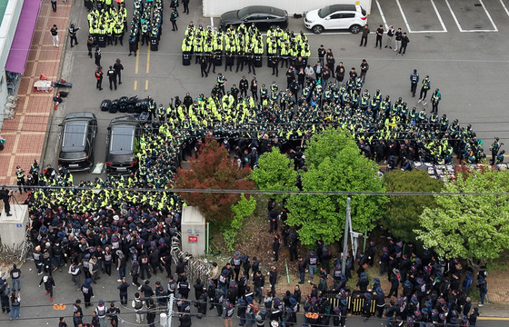 경남경찰, CU 진주물류센터 화물연대 조합원 사망 '엄정 수사'