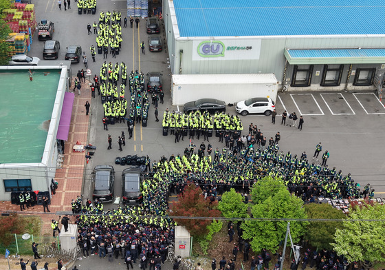 화물연대 사태 노봉법 선긋기…勞 "사용자 책임 회피시키는 것"(종합)