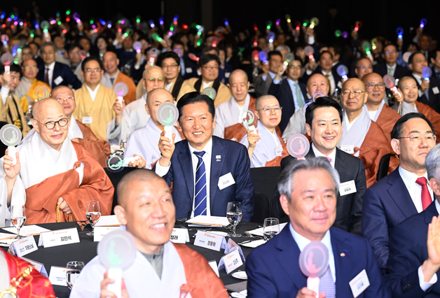 함께 기념 촬영하는 정청래·장동혁