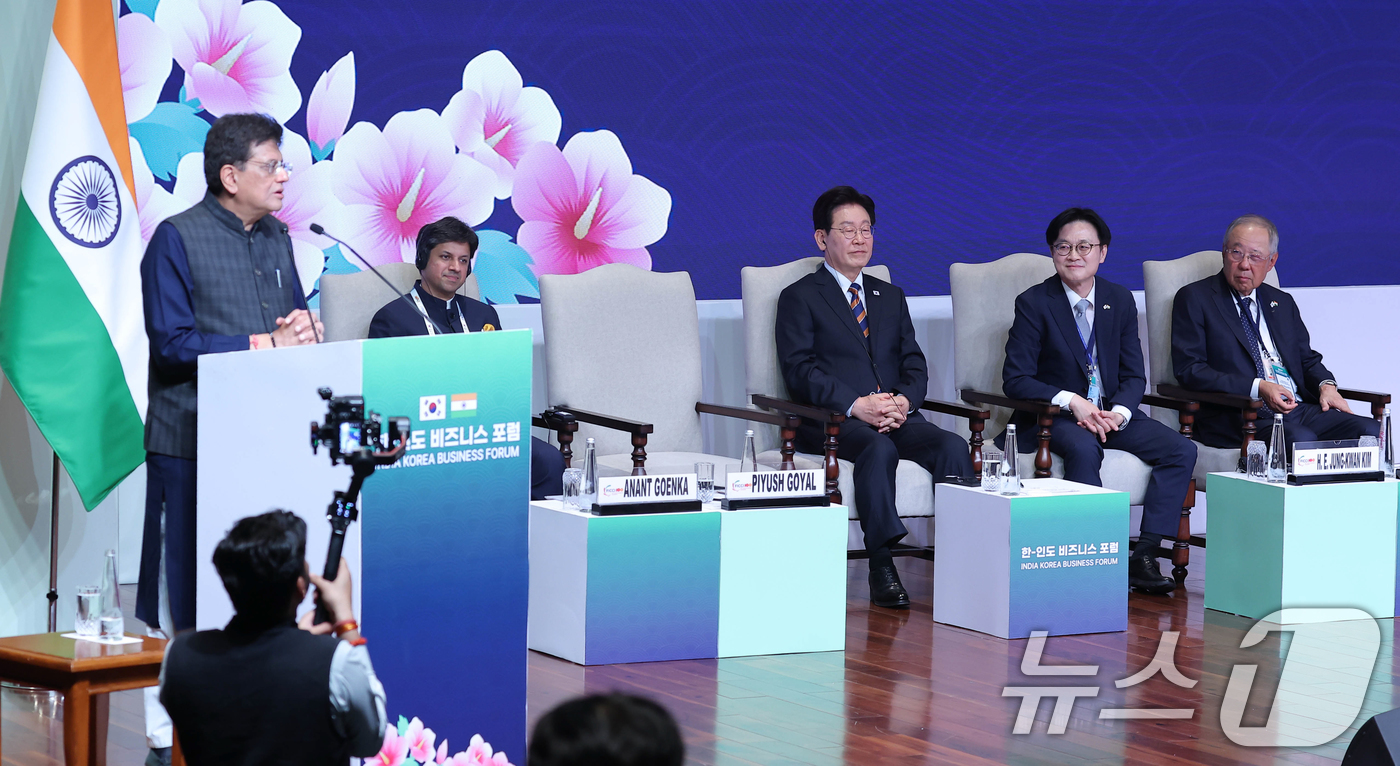 (뉴델리(인도)=뉴스1) 이재명 기자 = 피유시 고얄 인도 상공부 장관이 20일 인도 뉴델리 바랏 만다팜 컨벤션센터에서 열린 한-인도 비즈니스 포럼에서 발언하고 있다. 2026.4 …