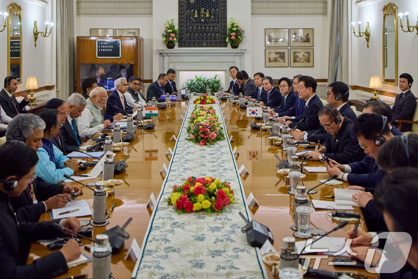 (뉴델리(인도)=뉴스1) 이재명 기자 = 이재명 대통령과 나렌드라 모디 인도 총리가 20일 뉴델리 영빈관에서 한-인도 확대회담을 하고 있다. (공동취재) 2026.4.20/뉴스1