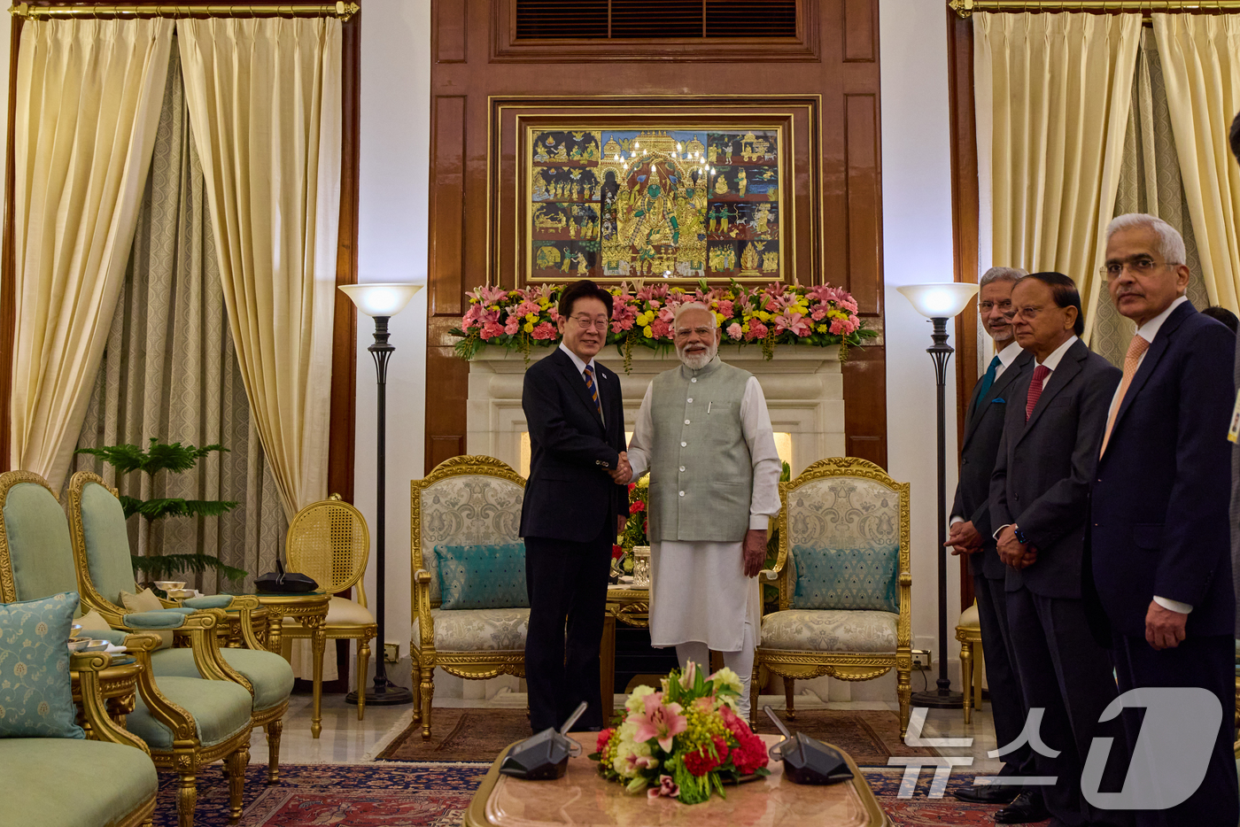 (뉴델리(인도)=뉴스1) 이재명 기자 = 이재명 대통령과 나렌드라 모디 인도 총리가 20일 뉴델리 영빈관에서 소인수회담을 하고 있다. (공동취재) 2026.4.20/뉴스1