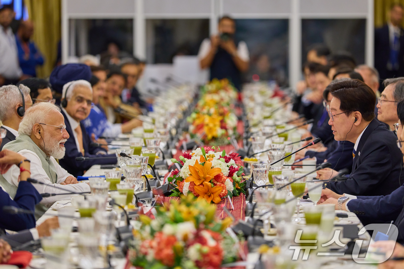(뉴델리(인도)=뉴스1) 이재명 기자 = 이재명 대통령과 나렌드라 모디 인도 총리가 20일 뉴델리 영빈관에서 총리 주최 오찬을 하고 있다. (공동취재) 2026.4.20/뉴스1